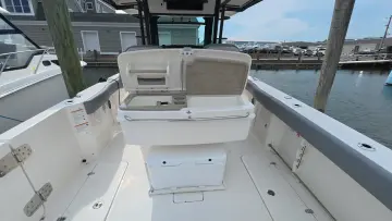 Thumbnail von Boston Whaler 330 Outrage