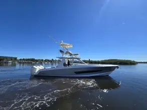 Boston Whaler 420 Outrage