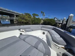 Thumbnail von Boston Whaler 420 Outrage