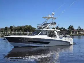 Thumbnail von Boston Whaler 420 Outrage