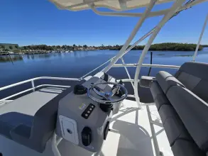 Thumbnail von Boston Whaler 420 Outrage