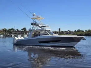 Thumbnail von Boston Whaler 420 Outrage