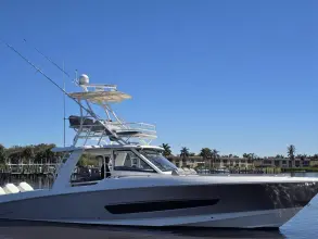 Thumbnail von Boston Whaler 420 Outrage