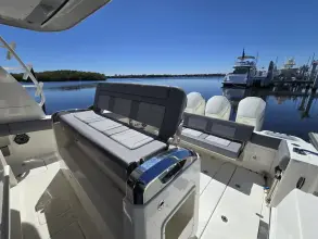 Thumbnail von Boston Whaler 420 Outrage