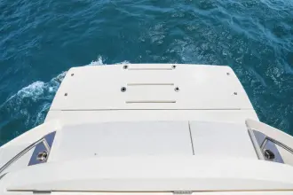 Thumbnail von Tiara Yachts C49 Coupe Seeker