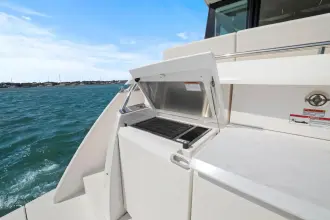 Thumbnail von Tiara Yachts C49 Coupe Seeker