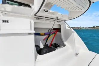 Thumbnail von Tiara Yachts C49 Coupe Seeker