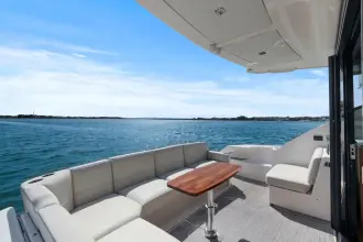 Thumbnail von Tiara Yachts C49 Coupe Seeker