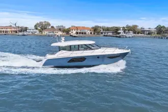 Thumbnail von Tiara Yachts C49 Coupe Seeker