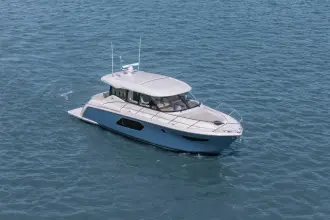 Thumbnail von Tiara Yachts C49 Coupe Seeker