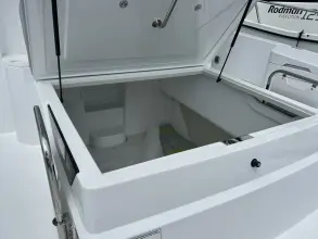 Thumbnail von Cruisers Yachts 38 VTR EC