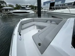Thumbnail von Cruisers Yachts 38 VTR EC