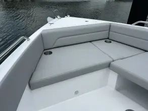 Thumbnail von Cruisers Yachts 38 VTR EC
