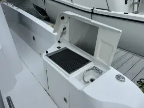 Thumbnail von Cruisers Yachts 38 VTR EC