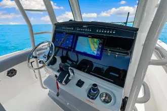 Thumbnail von Boston Whaler 330 Outrage
