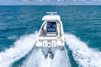 Thumbnail von Boston Whaler 330 Outrage