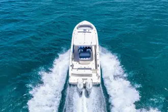 Thumbnail von Boston Whaler 330 Outrage