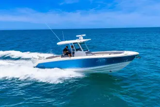 Thumbnail von Boston Whaler 330 Outrage