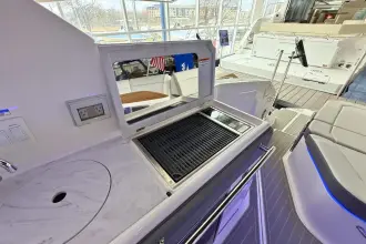 Thumbnail von Sea Ray Sundancer 320