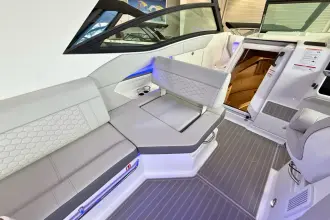 Thumbnail von Sea Ray Sundancer 320