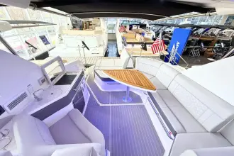 Thumbnail von Sea Ray Sundancer 320