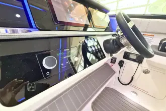 Thumbnail von Sea Ray Sundancer 320