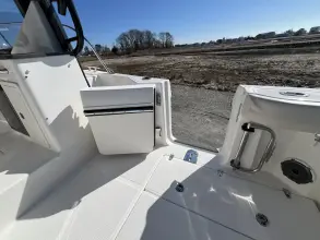 Thumbnail von Boston Whaler 325 Conquest