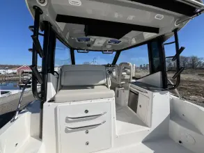 Thumbnail von Boston Whaler 325 Conquest
