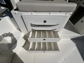 Thumbnail von Boston Whaler 325 Conquest