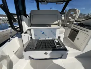 Thumbnail von Boston Whaler 325 Conquest