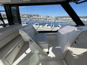 Thumbnail von Boston Whaler 325 Conquest