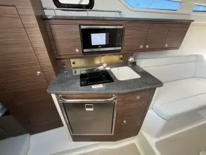 Thumbnail von Boston Whaler 325 Conquest