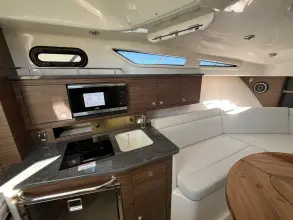 Thumbnail von Boston Whaler 325 Conquest