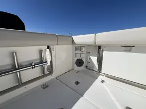 Thumbnail von Boston Whaler 325 Conquest