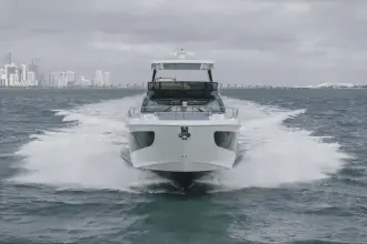 Thumbnail von Cruisers Yachts 57 FLY
