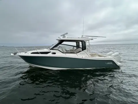 Boston Whaler 325 Conquest