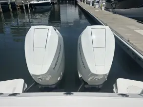 Thumbnail von Boston Whaler 325 Conquest