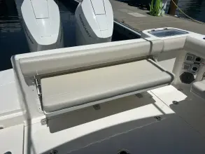 Thumbnail von Boston Whaler 325 Conquest