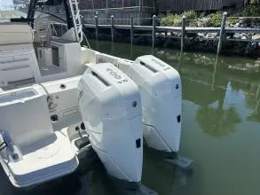 Thumbnail von Boston Whaler 325 Conquest