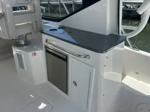 Thumbnail von Boston Whaler 325 Conquest