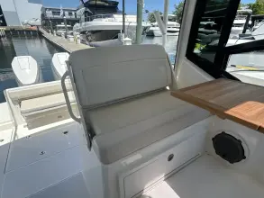 Thumbnail von Boston Whaler 325 Conquest