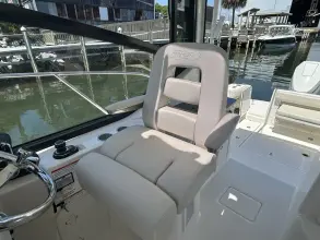 Thumbnail von Boston Whaler 325 Conquest