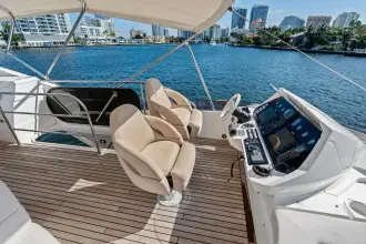 Thumbnail von Sunseeker 68 Sport Yacht
