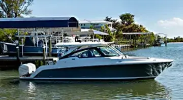Tiara Yachts 34LX