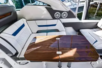 Thumbnail von Tiara Yachts 34LX