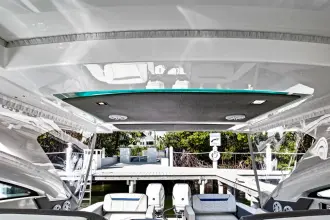 Thumbnail von Tiara Yachts 34LX