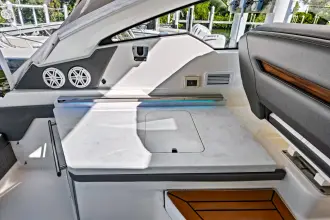 Thumbnail von Tiara Yachts 34LX