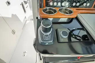 Thumbnail von Tiara Yachts 34LX