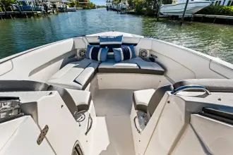 Thumbnail von Tiara Yachts 34LX