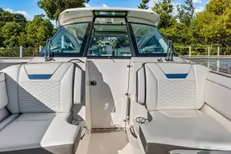 Thumbnail von Tiara Yachts 34LX